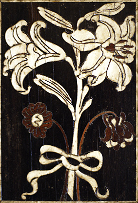bouquet de lis en placage de bois et ivoire