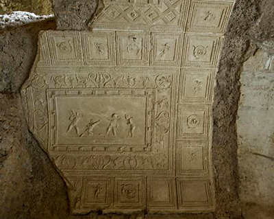stucco : plafond de la Domus Aurea à Rome